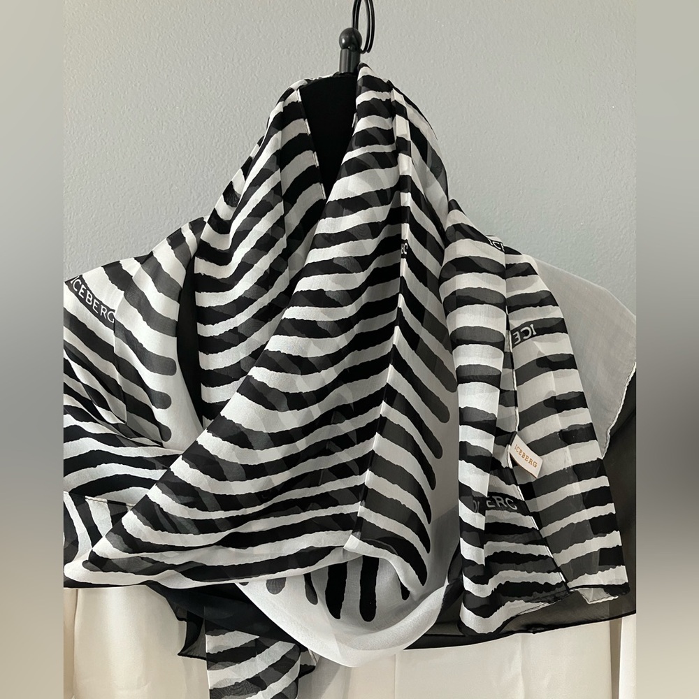 100% silk Scarf Shawl Wrap black white striped print with factory print flaws